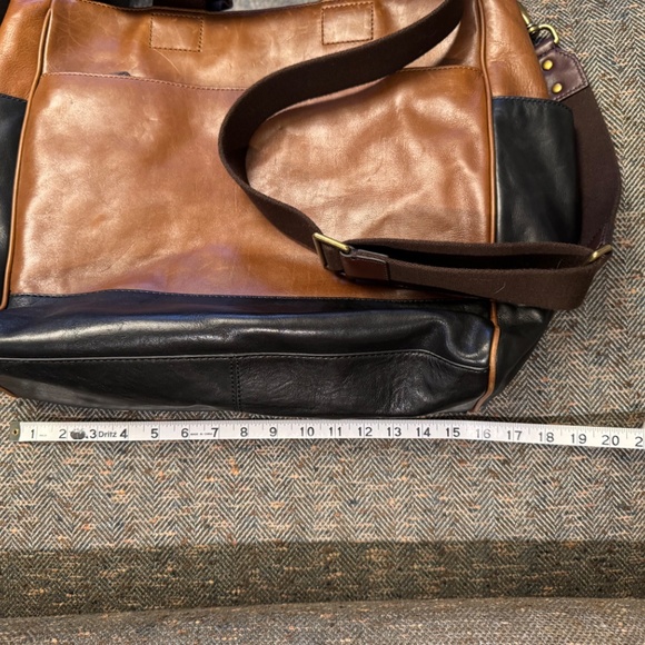 COACH Weekend Tote, Brown Leather with Side Pockets (Authentic Pre-Owned) - Picture 15 of 16